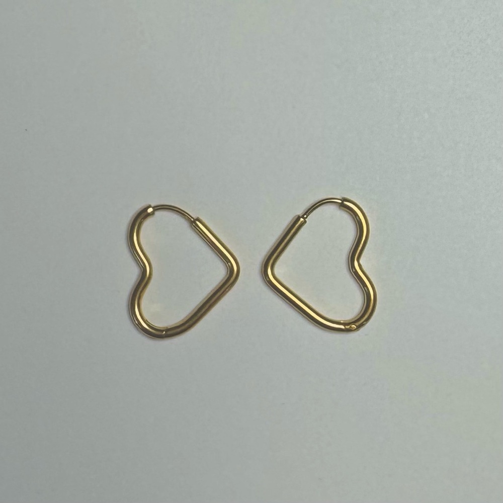 NWOT 18K PVD Gold Heart Hoop Earrings | Minimalist Hoops | Y2K Statement Jewelry